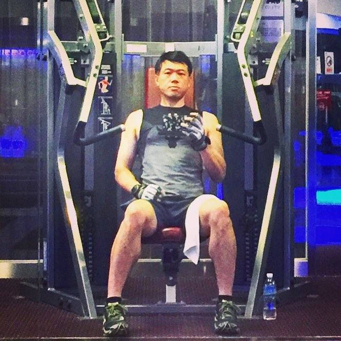 體脂 15% 降到 10% 的最後哩路：突破腹肌平台期的 5 個科學關鍵